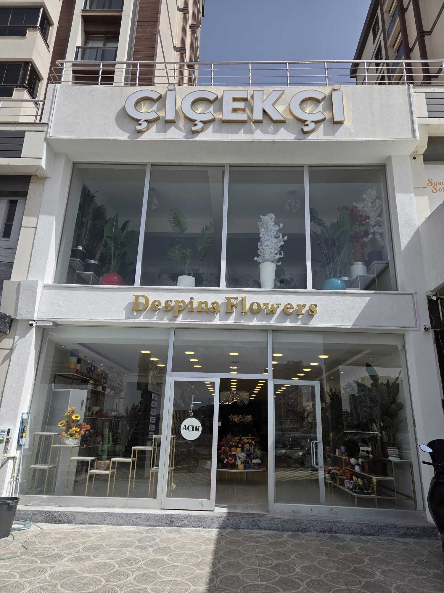 Despina Flowers & Çiçek & Çikolata & Organizasyon