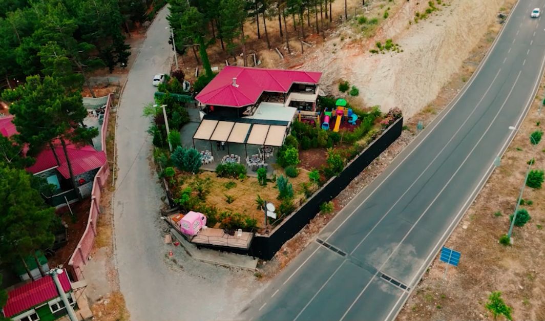 Hilltown Davet Evi